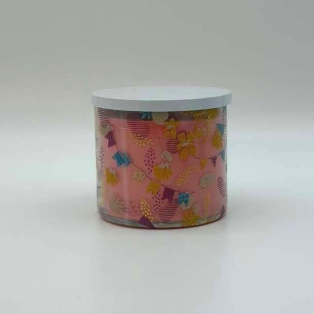 Yankee Candle Congrats! Medium Jar - 14.5 oz Scented Candle -‎ NWT - Picture 2 of 3